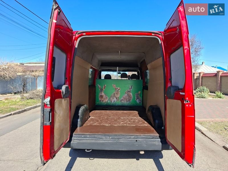 Грузовой фургон Ford Transit 2002 в Николаеве