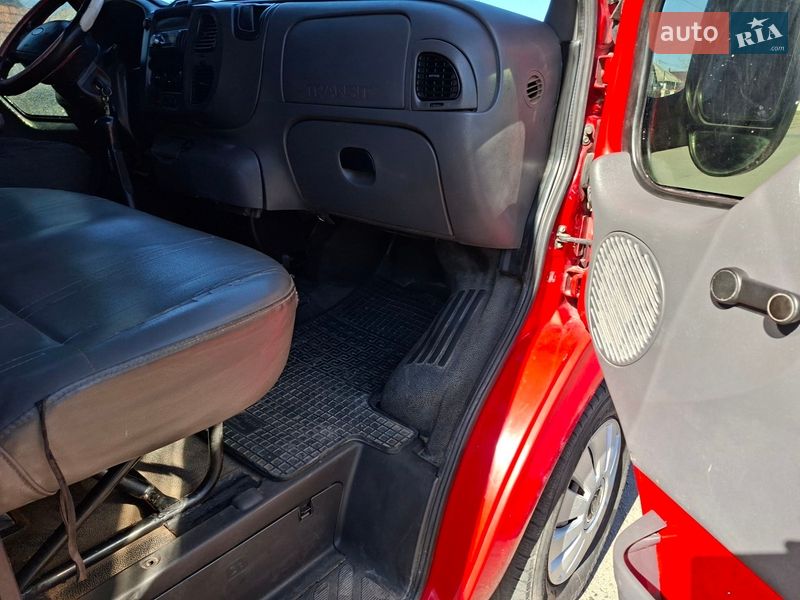 Грузовой фургон Ford Transit 2002 в Николаеве