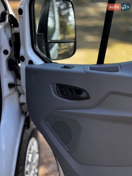 Грузовой фургон Ford Transit 2015 в Шептицькому