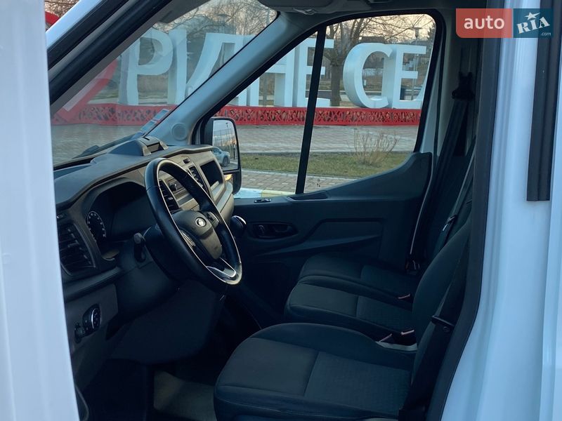 Вантажний фургон Ford Transit 2022 в Ірпені
