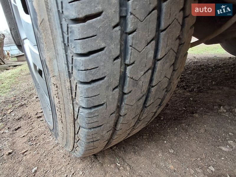 Вантажний фургон Ford Transit 1999 в Сараті