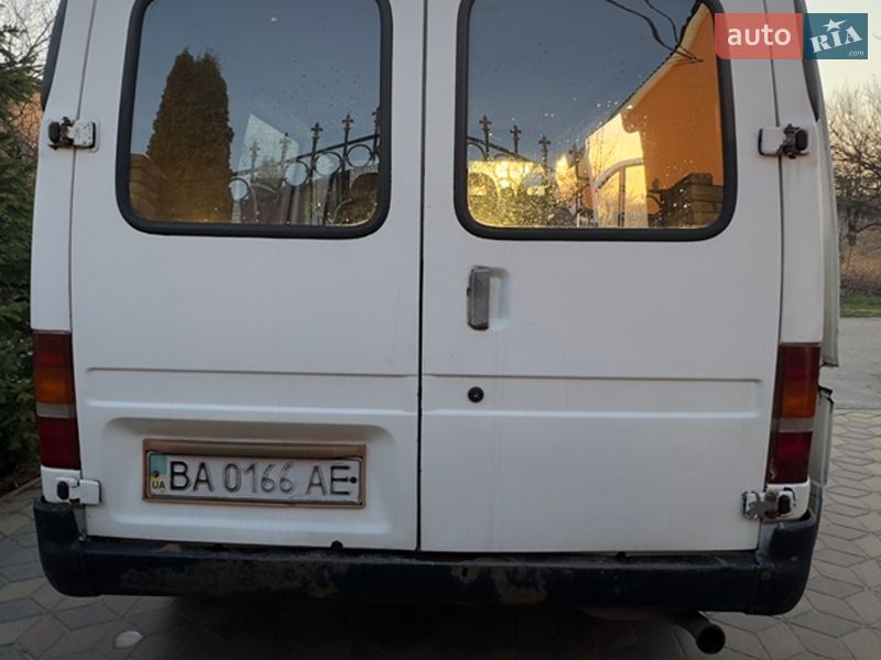 Грузовой фургон Ford Transit 1998 в Александрие