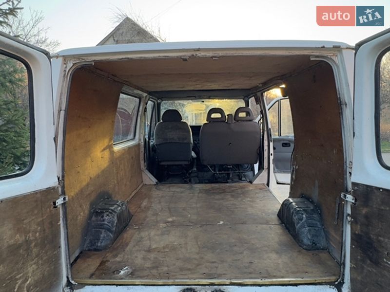 Грузовой фургон Ford Transit 1998 в Александрие