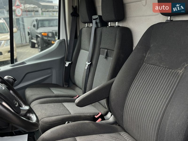 Вантажний фургон Ford Transit 2019 в Мукачевому