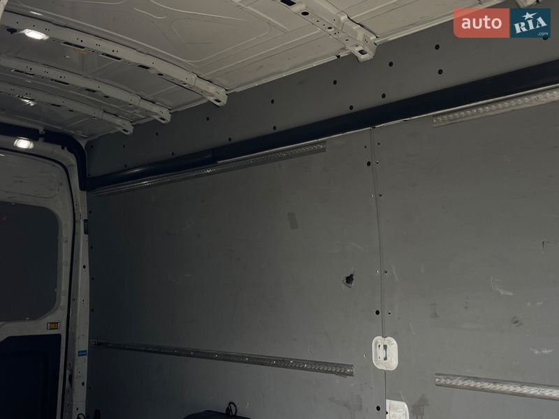 Вантажний фургон Ford Transit 2019 в Мукачевому