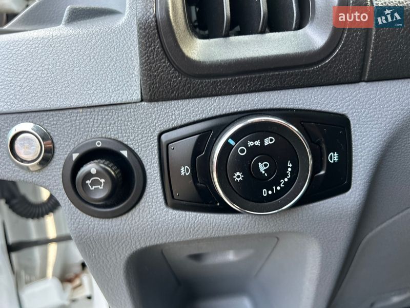 Микроавтобус Ford Transit 2015 в Хусте