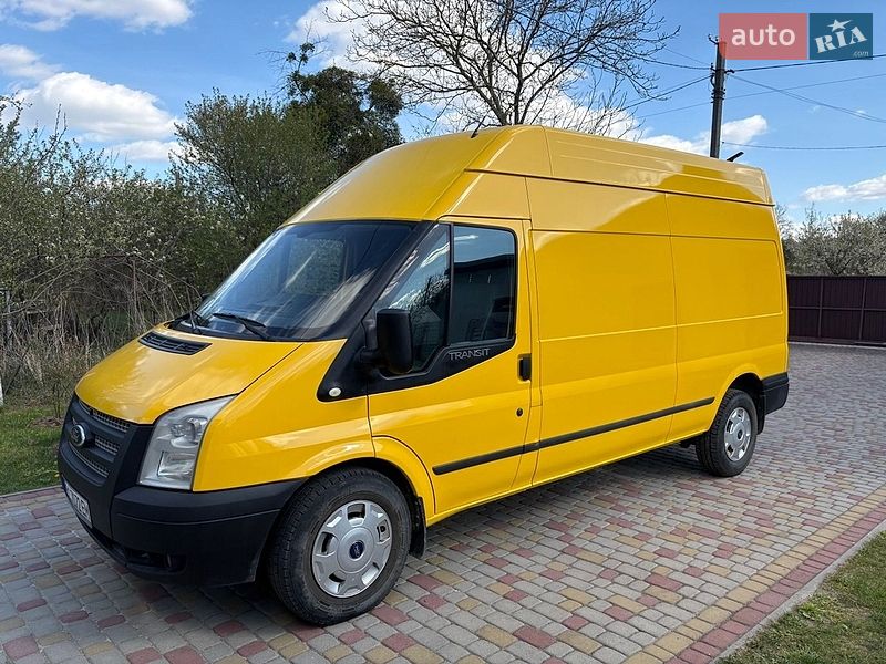 Грузовой фургон Ford Transit 2012 в Львове