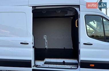 Грузовой фургон Ford Transit 2023 в Ирпене