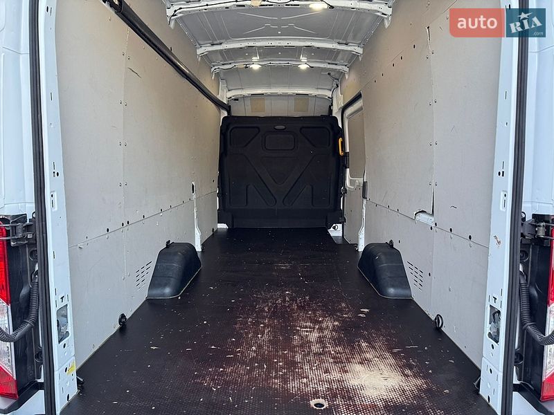 Грузовой фургон Ford Transit 2023 в Ирпене