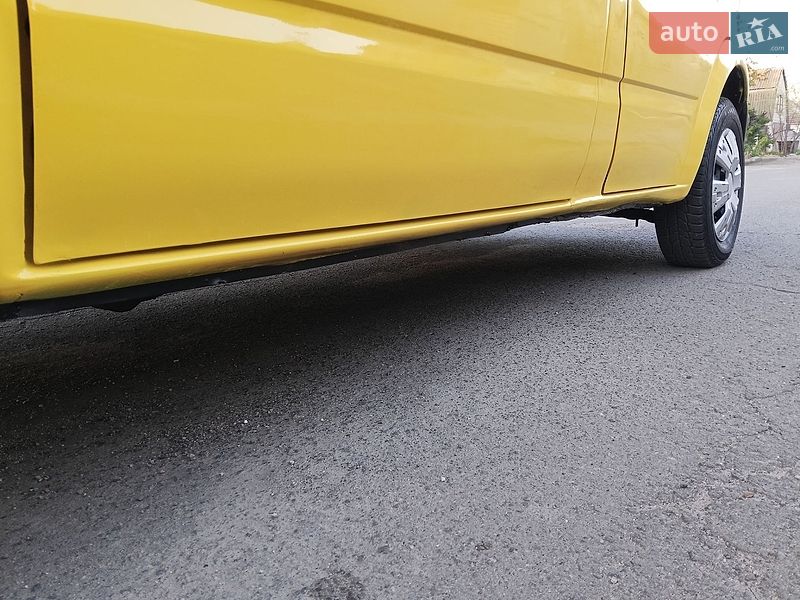 Вантажопасажирський фургон Ford Transit 2002 в Миколаєві