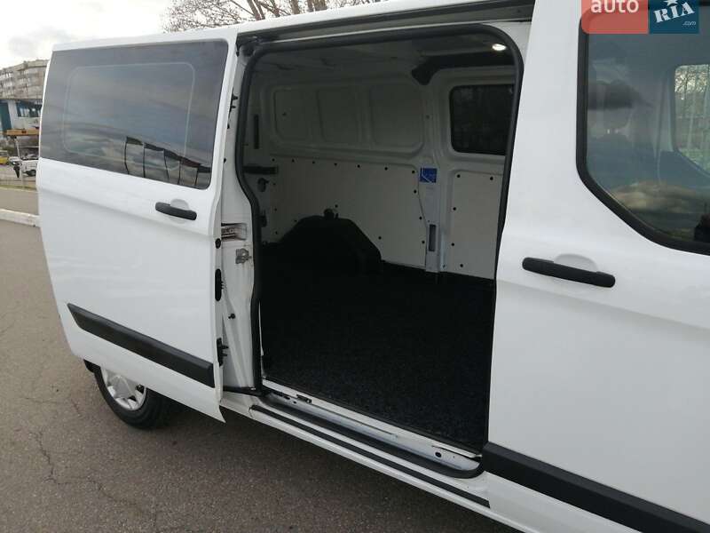 Вантажний фургон Ford Transit 2017 в Києві