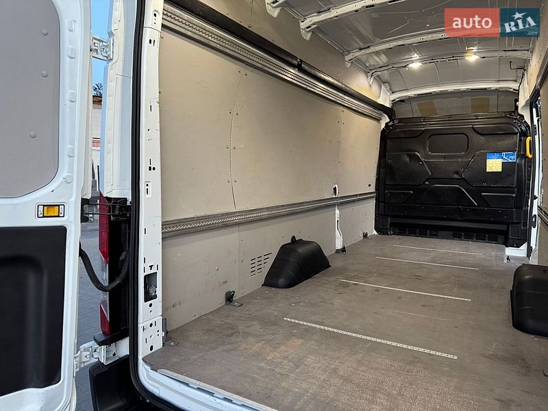 Вантажний фургон Ford Transit 2021 в Бучі