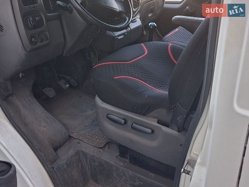 Вантажопасажирський фургон Ford Transit 2004 в Запоріжжі