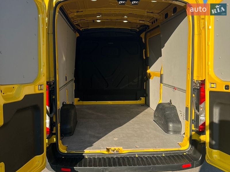 Вантажний фургон Ford Transit 2021 в Рівному