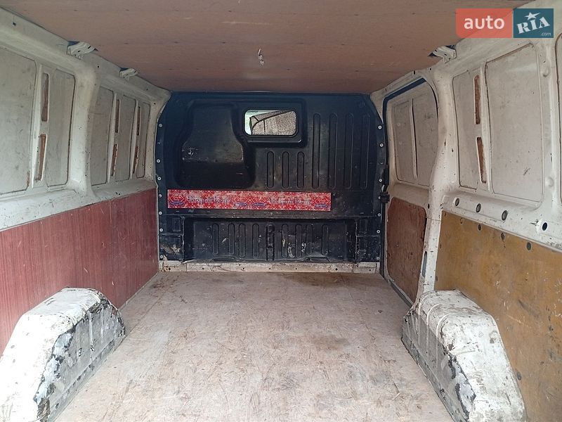 Грузовой фургон Ford Transit 2000 в Львове