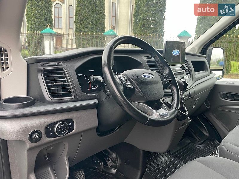 Вантажний фургон Ford Transit 2021 в Дубні