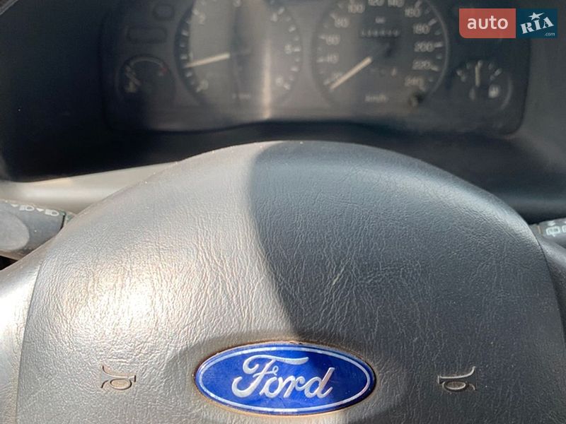 Грузовой фургон Ford Transit 2002 в Киеве