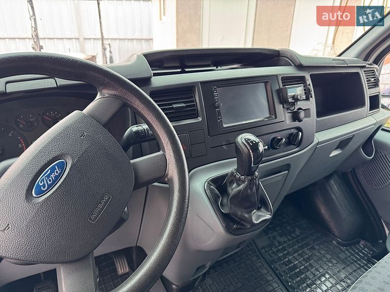 Грузопассажирский фургон Ford Transit 2007 в Миргороде
