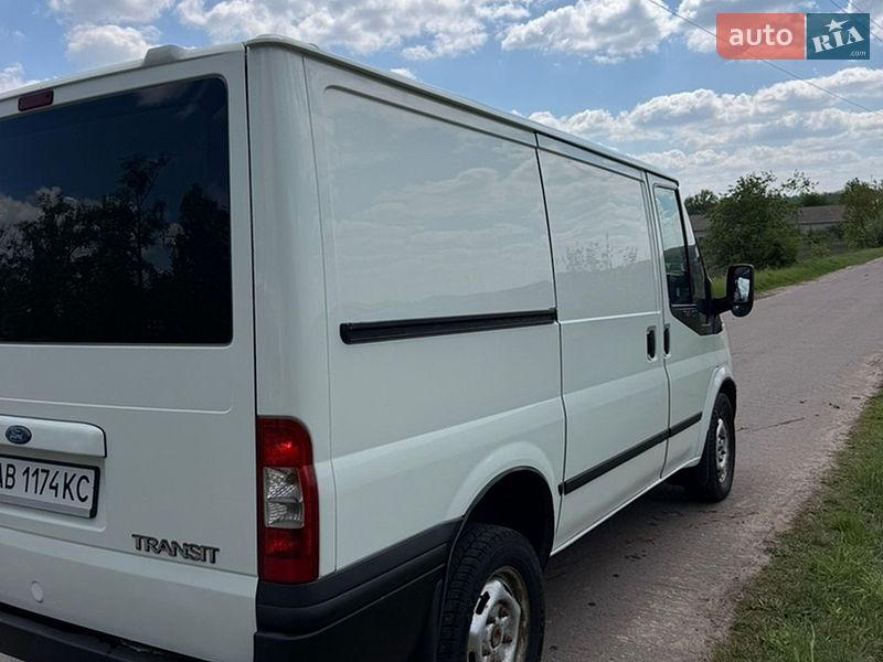 Грузовой фургон Ford Transit 2008 в Ильинцах
