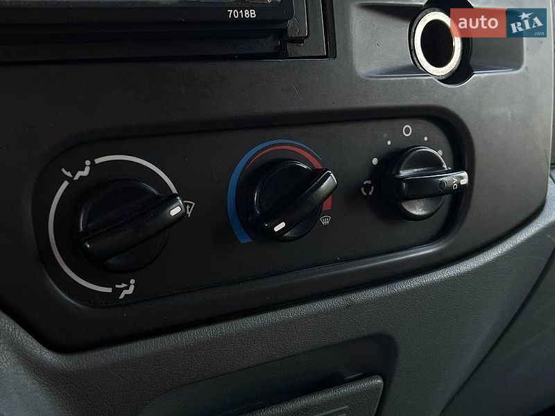 Грузовой фургон Ford Transit 2008 в Киеве
