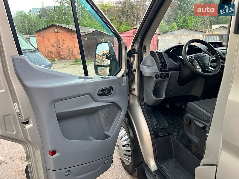 Мікроавтобус вантажний (до 3,5т) Ford Transit 2015 в Харкові