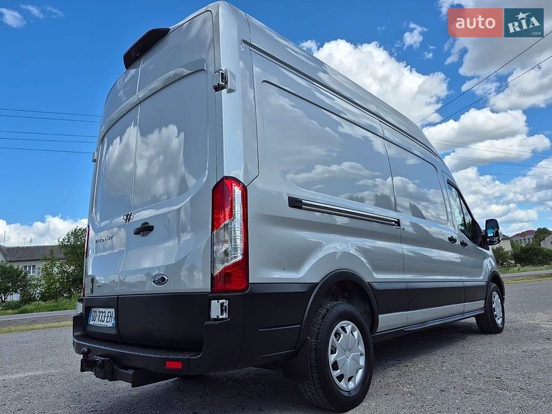 Вантажний фургон Ford Transit 2021 в Дубні