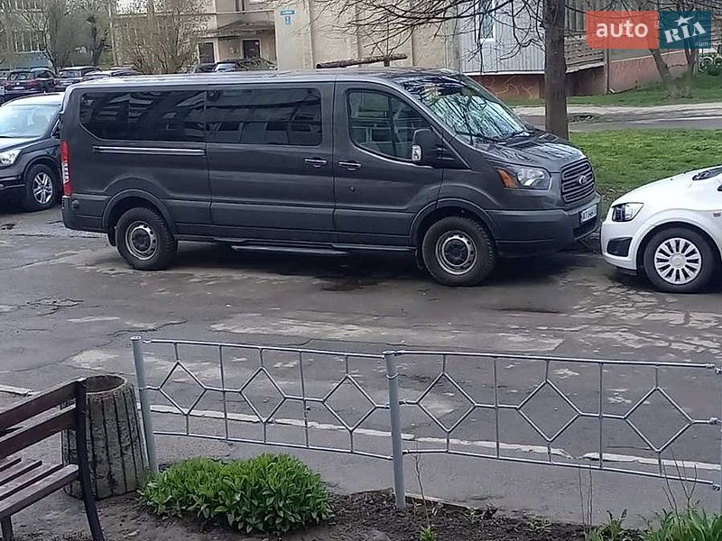 Пригородный автобус Ford Transit 2015 в Калуше