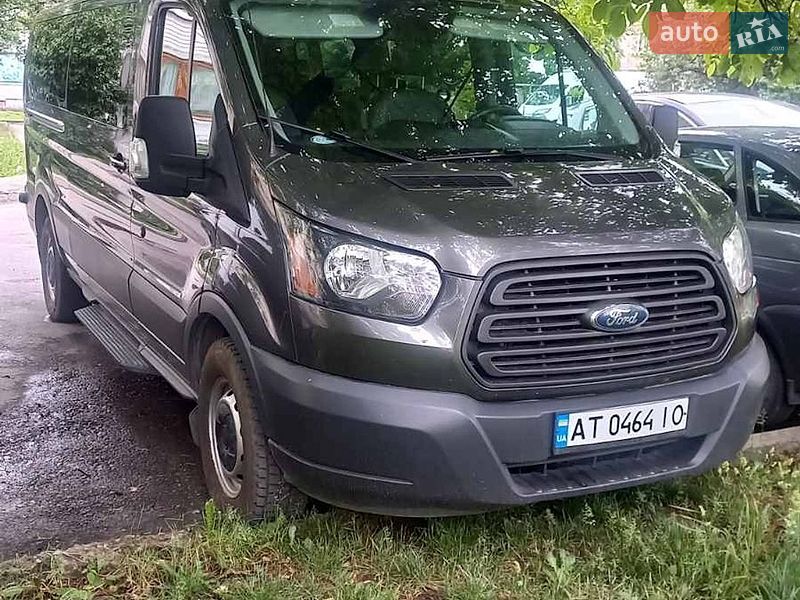 Пригородный автобус Ford Transit 2015 в Калуше