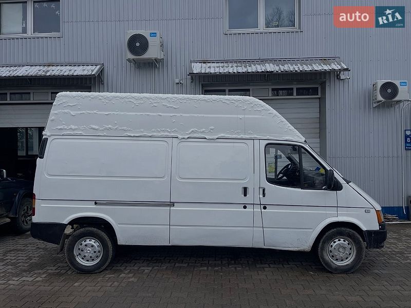 Грузовой фургон Ford Transit 1999 в Надворной