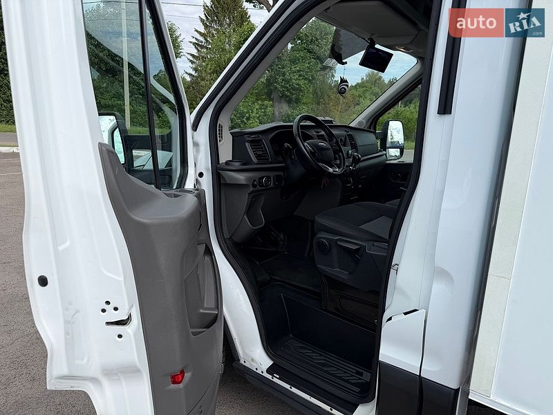 Вантажний фургон Ford Transit 2021 в Радивиліві