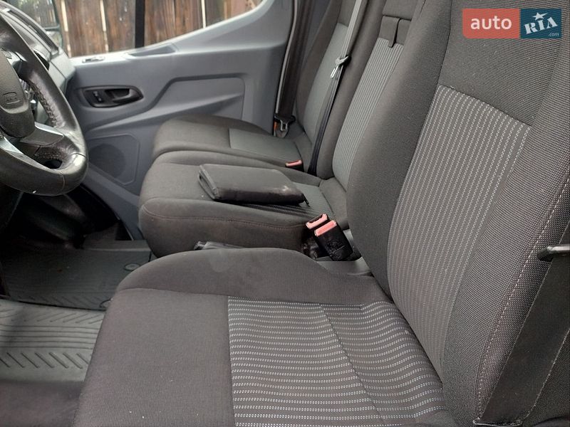 Вантажний фургон Ford Transit 2015 в Івано-Франківську
