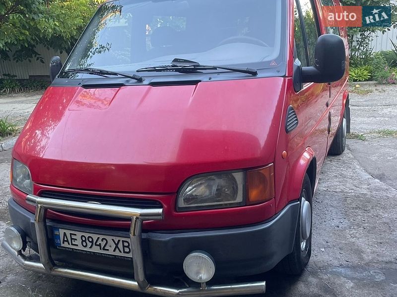 Ford Transit, photos from the listing