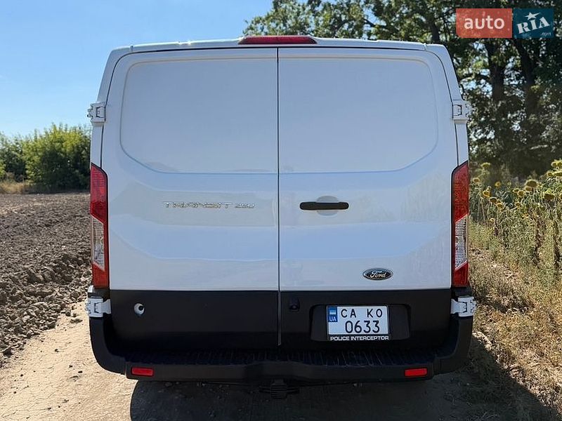 Грузовой фургон Ford Transit 2016 в Умани