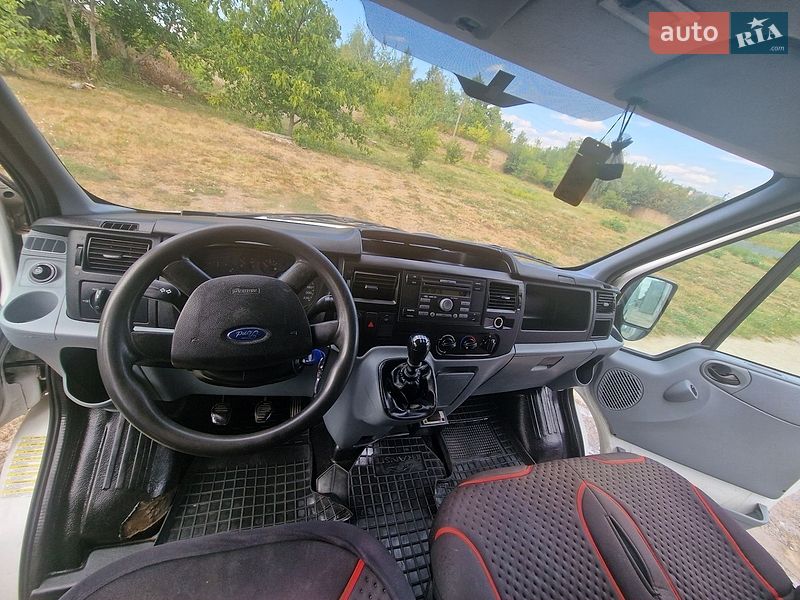 Вантажний фургон Ford Transit 2014 в Рівному