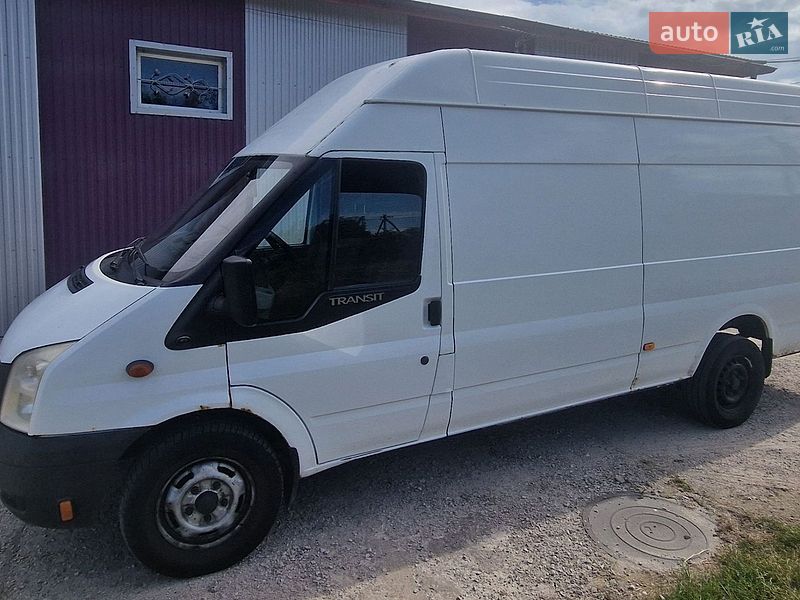 Вантажний фургон Ford Transit 2014 в Рівному