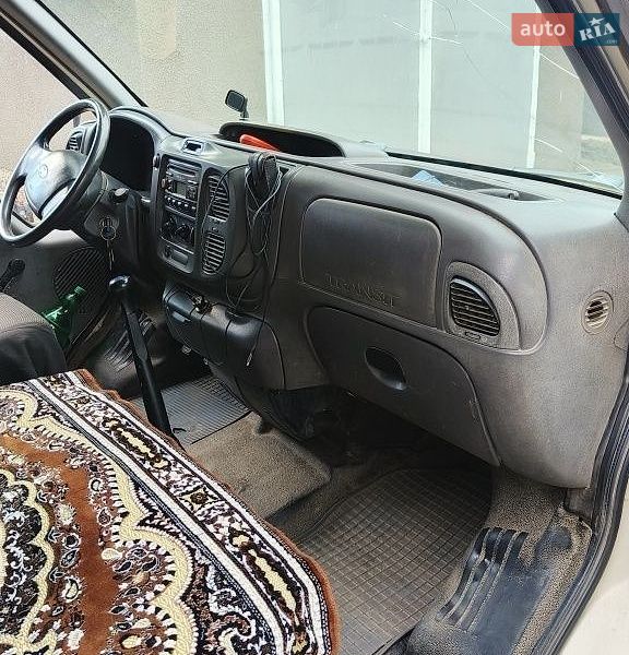 Вантажопасажирський фургон Ford Transit 2000 в Кельменцях