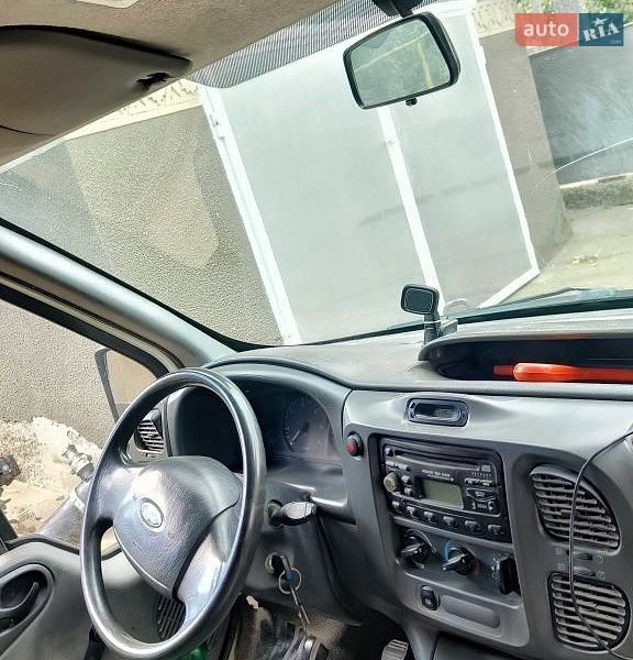 Вантажопасажирський фургон Ford Transit 2000 в Кельменцях