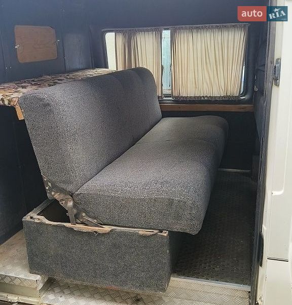 Вантажопасажирський фургон Ford Transit 2000 в Кельменцях
