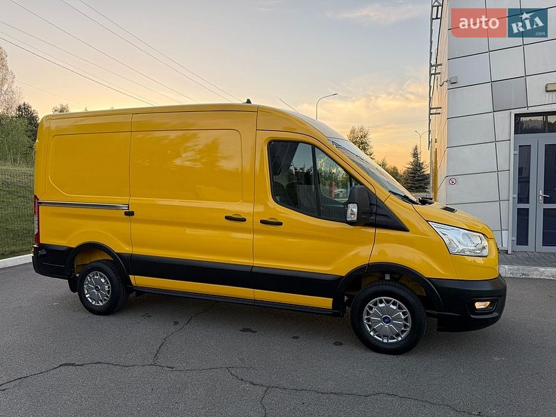 Вантажний фургон Ford Transit 2022 в Ірпені