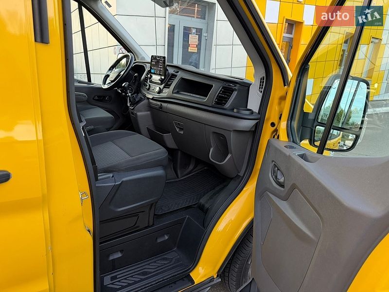Вантажний фургон Ford Transit 2022 в Ірпені
