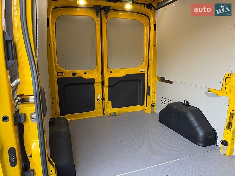 Вантажний фургон Ford Transit 2022 в Ірпені