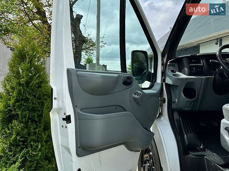 Вантажний фургон Ford Transit 2008 в Гнівані