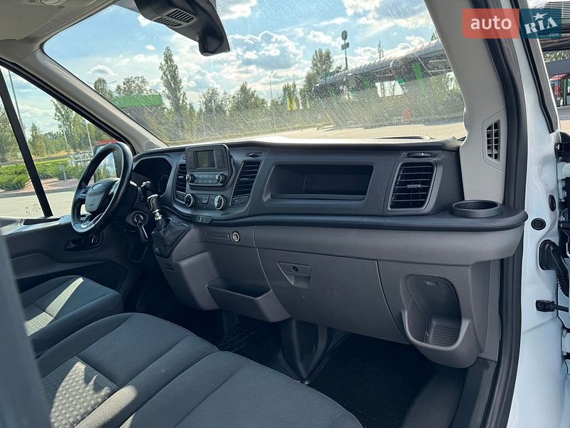 Вантажний фургон Ford Transit 2022 в Бучі