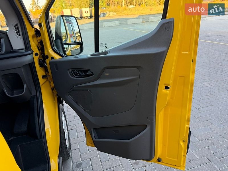 Грузовой фургон Ford Transit 2022 в Буче