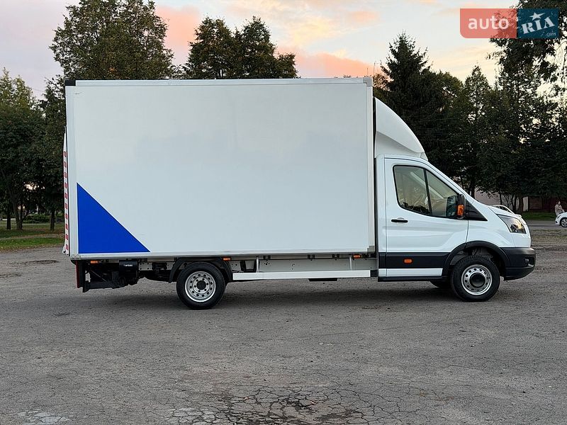 Вантажний фургон Ford Transit 2016 в Дубні