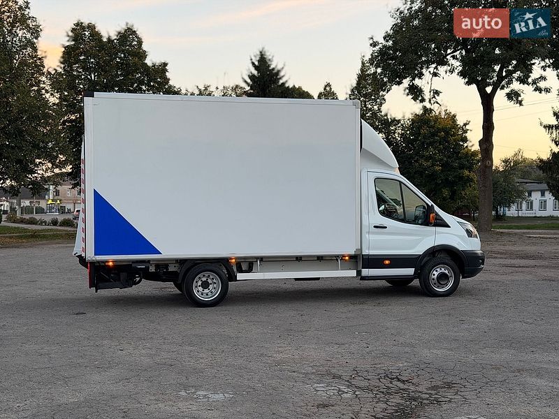 Вантажний фургон Ford Transit 2016 в Дубні