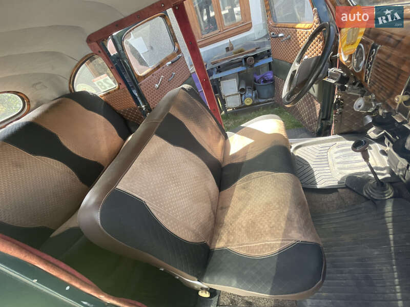 Седан Ford V8 1938 в Чернівцях