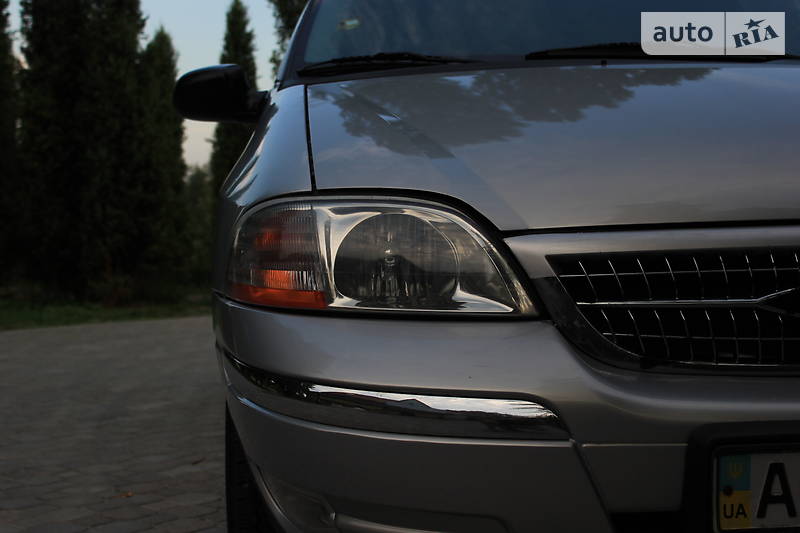 Мінівен Ford Windstar 2003 в Луцьку