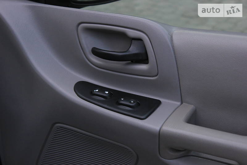 Мінівен Ford Windstar 2003 в Луцьку