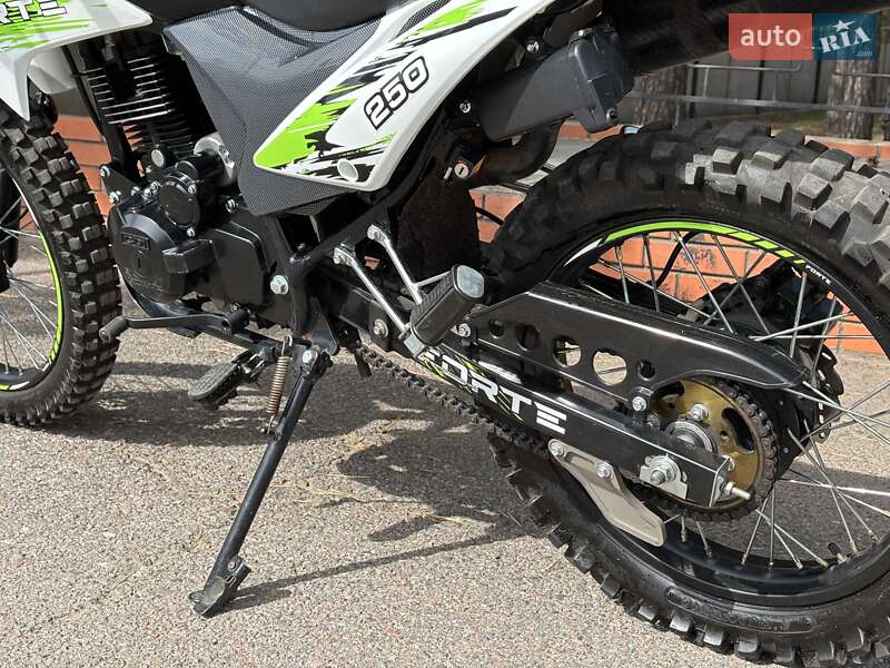 Мотоцикл Багатоцільовий (All-round) Forte Cross 250 2023 в Ромнах